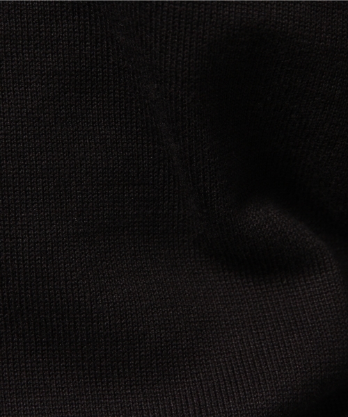 URBAN RESEARCH（アーバンリサーチ）の「UR PeruvianPimaV/Nハイゲージニット（ニット/セーター・メンズ・カーキ/ブラック/ベージュ・LARGE/MEDIUM）」の8枚目の写真