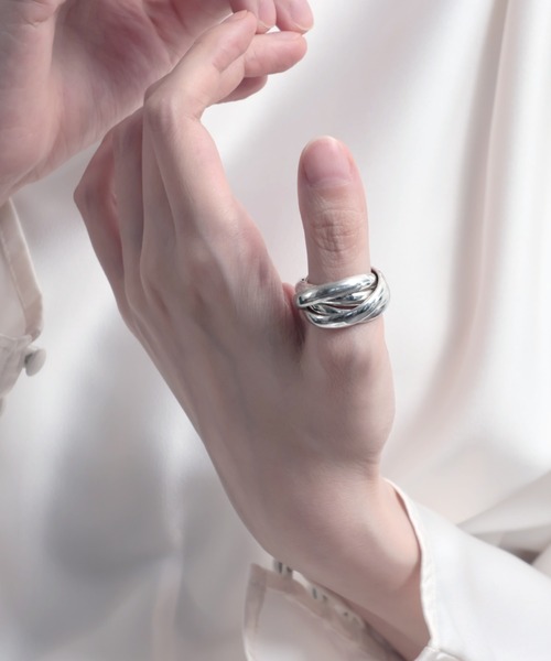 YArKA（ヤーカ）の「【YArKA/ヤーカ】quad 4layer volume ring [oasV4] / 4レイヤー甲丸ボリュームリング（リング・レディース・シルバー・#13/#11/#19）」の10枚目の写真