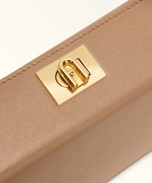 FURLA(フルラ)の「フルラ アルコ(Furla Arco) ミニショルダーバッグ(ショルダーバッグ・レディース・ブラック/モカ・ONE SIZE)」の9枚目の写真