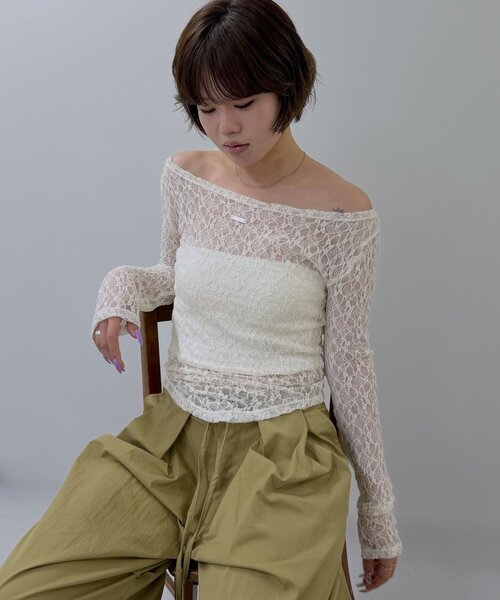 mline（エムライン）の「[mline]オフショル ドレープトップス（Tシャツ/カットソー・レディース・アイボリー/チャコールグレー・FREE）」の3枚目の写真