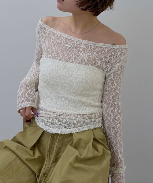 mline（エムライン）の「[mline]オフショル ドレープトップス（Tシャツ/カットソー・レディース・アイボリー/チャコールグレー・FREE）」の4枚目の写真
