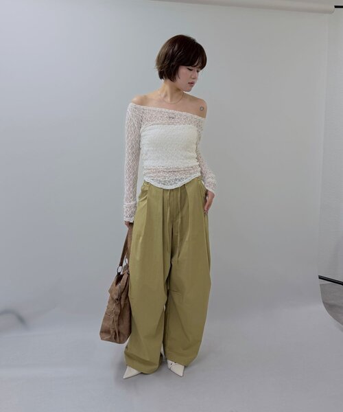 mline（エムライン）の「[mline]オフショル ドレープトップス（Tシャツ/カットソー・レディース・アイボリー/チャコールグレー・FREE）」の16枚目の写真