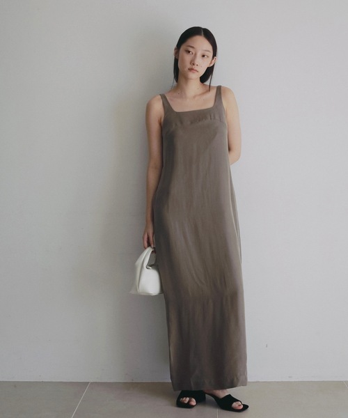 anuke（アンヌーク）の「Squareneck Pencil Onepiece（ワンピース・レディース・モカ/ブラック・36inch/38inch）」の2枚目の写真