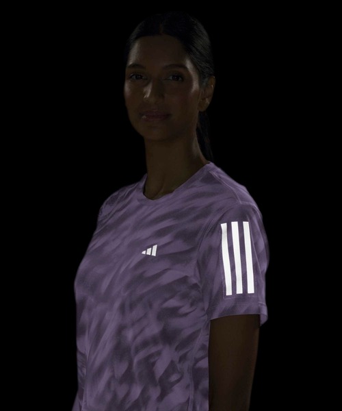 adidas(アディダス)の「オウン ザ ラン 総柄プリント 半袖Tシャツ / アディダス adidas(Tシャツ/カットソー・レディース・パープル・XX-LARGE/LARGE/MEDIUM/SMALL/X-LARGE/X-SMALL)」の7枚目の写真