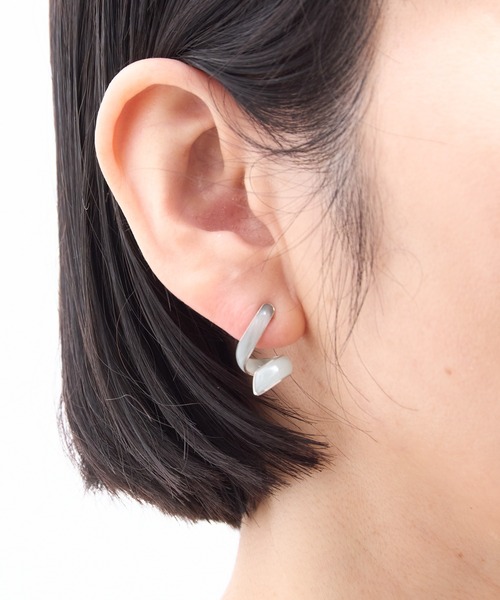 The Rule(ザルール)の「The Rule ザルール:YEN pierced earrings ピアス(ピアス(両耳用)・レディース・グレイッシュブルー/グレイッシュベージュ/ベージュ・FREE)」の9枚目の写真