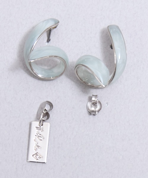The Rule(ザルール)の「The Rule ザルール:YEN pierced earrings ピアス(ピアス(両耳用)・レディース・グレイッシュブルー/グレイッシュベージュ/ベージュ・FREE)」の8枚目の写真