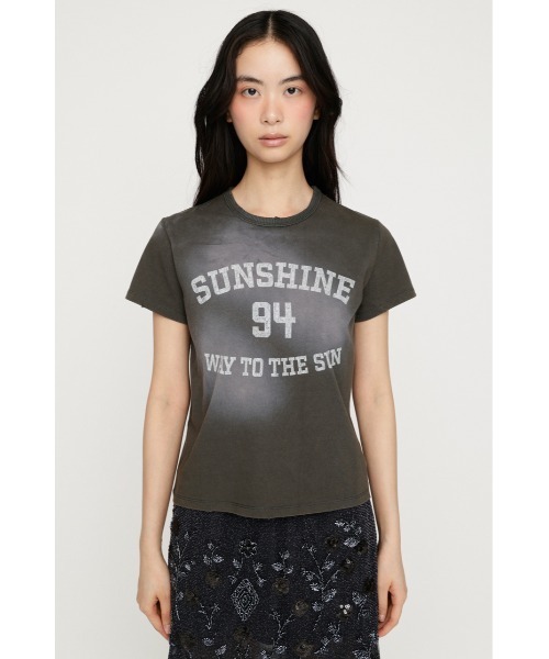 SLY（スライ）の「SPRAY OVER LOGO T/SH スプレーオーバーロゴトップス 秋服 春服 夏服（Tシャツ/カットソー・レディース・バーガンディー/ブルー/カーキ・FREE）」の7枚目の写真