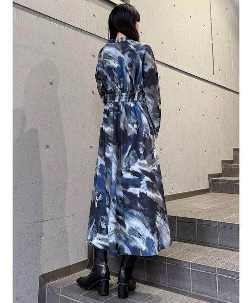 MURUA（ムルーア）の「サイドベルトタックフレアマキシワンピース　秋服（ワンピース・レディース・アイボリー/ブラック/ブルー・FREE）」の12枚目の写真