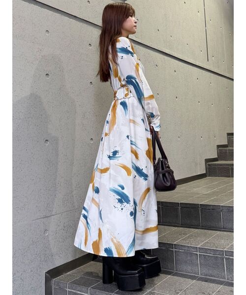 MURUA（ムルーア）の「サイドベルトタックフレアマキシワンピース　秋服（ワンピース・レディース・アイボリー/ブラック/ブルー・FREE）」の17枚目の写真