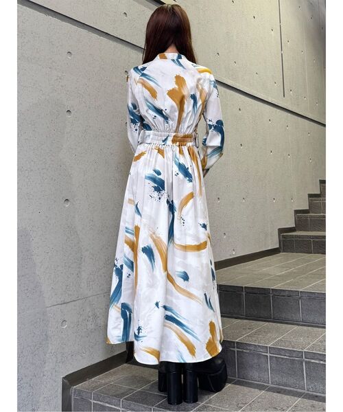 MURUA（ムルーア）の「サイドベルトタックフレアマキシワンピース　秋服（ワンピース・レディース・アイボリー/ブラック/ブルー・FREE）」の18枚目の写真