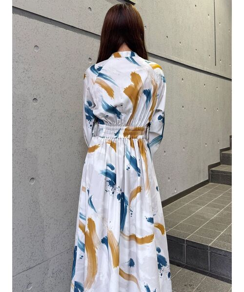 MURUA（ムルーア）の「サイドベルトタックフレアマキシワンピース　秋服（ワンピース・レディース・アイボリー/ブラック/ブルー・FREE）」の21枚目の写真