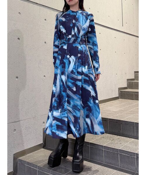 MURUA（ムルーア）の「サイドベルトタックフレアマキシワンピース　秋服（ワンピース・レディース・アイボリー/ブラック/ブルー・FREE）」の22枚目の写真
