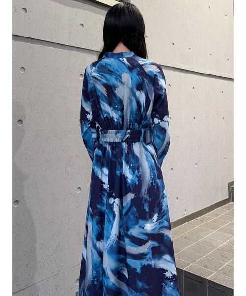 MURUA（ムルーア）の「サイドベルトタックフレアマキシワンピース　秋服（ワンピース・レディース・アイボリー/ブラック/ブルー・FREE）」の8枚目の写真
