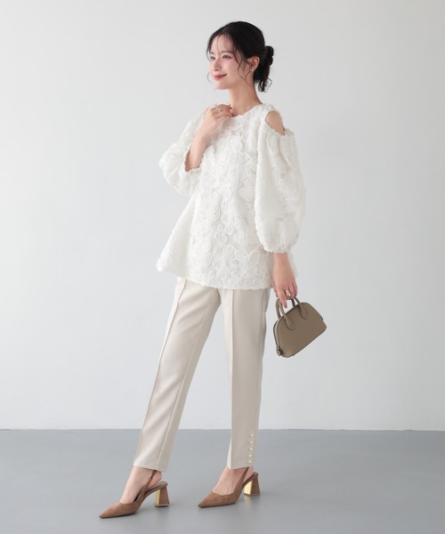 Fit more（フィットモア）の「オープンショルダーチュールフラワートップス（その他トップス・レディース・コーラル/ホワイト・FREE）」の10枚目の写真