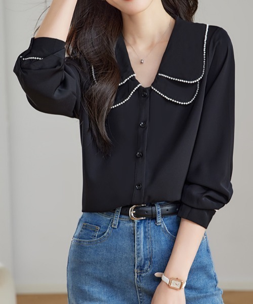 AMAJI(アマジ)の「フェイクパール ダブルカラー シフォンブラウス(シャツ/ブラウス・レディース・ブラック・MEDIUM/LARGE/X-LARGE/SMALL)」の2枚目の写真