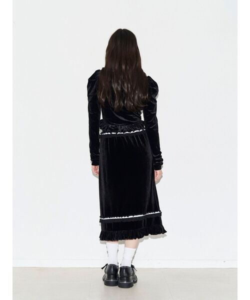 jouetie(ジュエティ)の「ベロアレースパフスリーブトップス(Tシャツ/カットソー・レディース・オフホワイト/ブラック・FREE)」の9枚目の写真