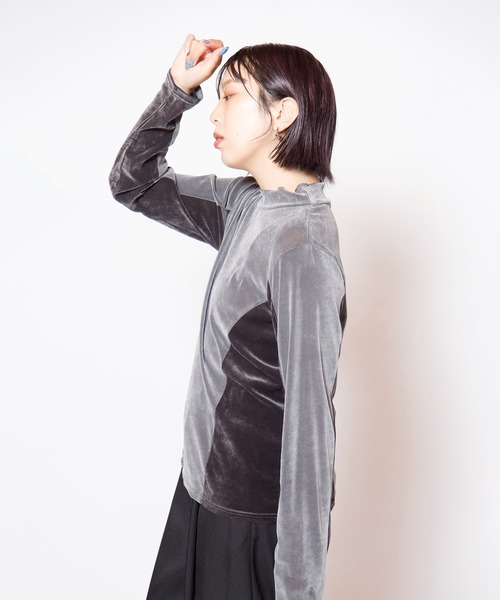 OSMOSIS(オズモーシス)の「フロッキーハイネック切替長袖Tシャツ(Tシャツ/カットソー・レディース・ブラウン/グレー/ブラック・ONE SIZE)」の15枚目の写真