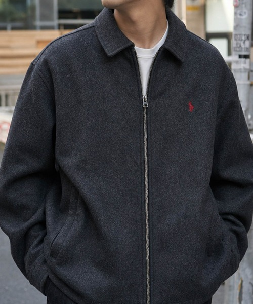 JOHN'S CLOSET(ジョンズクローゼット)の「【18】〔U.S.POLO ASSN/ユーエスポロアッスン〕メルトン ワンポイントロゴ ジップアップブルゾン ユニセックス/メンズ/レディース(ブルゾン・メンズ・アイボリー/ブラック/チャコールグレー/ネイビー/キャメル・LARGE/MEDIUM)」の4枚目の写真