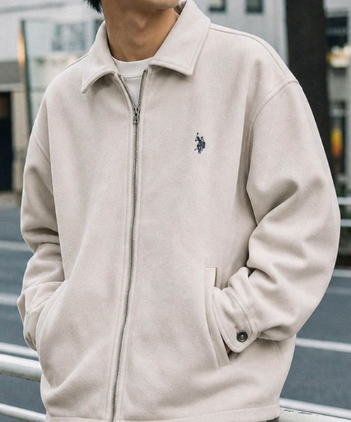 JOHN'S CLOSET(ジョンズクローゼット)の「【18】〔U.S.POLO ASSN/ユーエスポロアッスン〕メルトン ワンポイントロゴ ジップアップブルゾン ユニセックス/メンズ/レディース(ブルゾン・メンズ・アイボリー/ブラック/チャコールグレー/ネイビー/キャメル・LARGE/MEDIUM)」の2枚目の写真