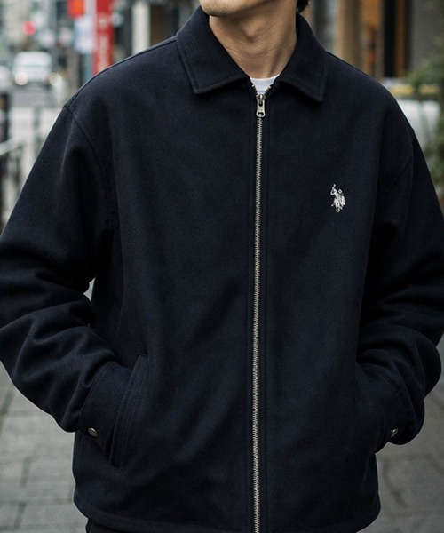 JOHN'S CLOSET(ジョンズクローゼット)の「【18】〔U.S.POLO ASSN/ユーエスポロアッスン〕メルトン ワンポイントロゴ ジップアップブルゾン ユニセックス/メンズ/レディース(ブルゾン・メンズ・アイボリー/ブラック/チャコールグレー/ネイビー/キャメル・LARGE/MEDIUM)」の3枚目の写真