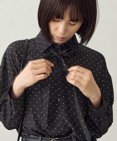 COMME CA ISM(コムサイズム)の「ドット柄 ボウタイ付き オーバーサイズシャツ(シャツ/ブラウス・レディース・ブラック×ホワイト/ホワイト×ブラック・M/L)」の12枚目の写真