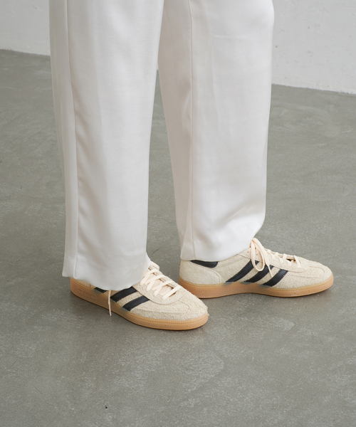 IENA(イエナ)の「adidas originals HANDBALL SPEZIAL W スニーカー JKK0932/KK0929(スニーカー・レディース・ベージュ/ボルドー・24.5cm/22.5cm/25cm/23cm/23.5cm/24cm)」の5枚目の写真