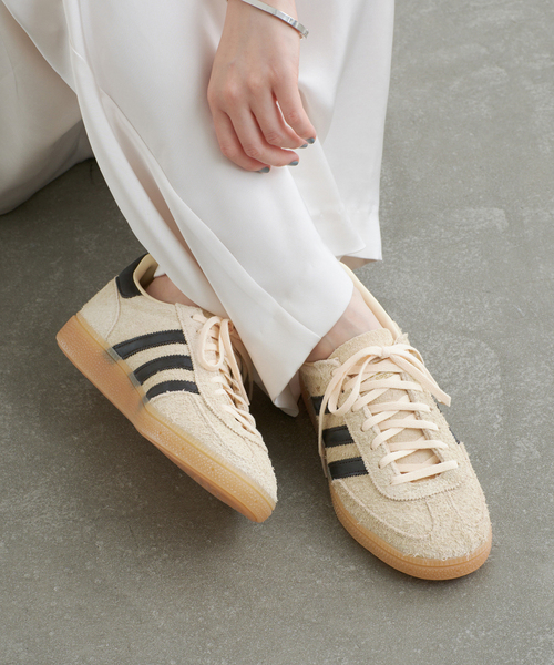 IENA(イエナ)の「adidas originals HANDBALL SPEZIAL W スニーカー JKK0932/KK0929(スニーカー・レディース・ベージュ/ボルドー・24.5cm/22.5cm/25cm/23cm/23.5cm/24cm)」の7枚目の写真