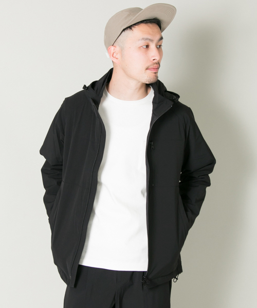 URBAN RESEARCH(アーバンリサーチ)の「UR COMFORT STRETCH SHELL(ブルゾン・メンズ・ブラック・MEDIUM/LARGE)」の1枚目の写真