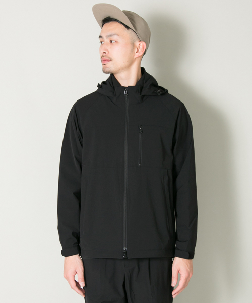 URBAN RESEARCH(アーバンリサーチ)の「UR COMFORT STRETCH SHELL(ブルゾン・メンズ・ブラック・MEDIUM/LARGE)」の2枚目の写真