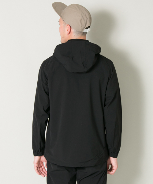 URBAN RESEARCH(アーバンリサーチ)の「UR COMFORT STRETCH SHELL(ブルゾン・メンズ・ブラック・MEDIUM/LARGE)」の4枚目の写真