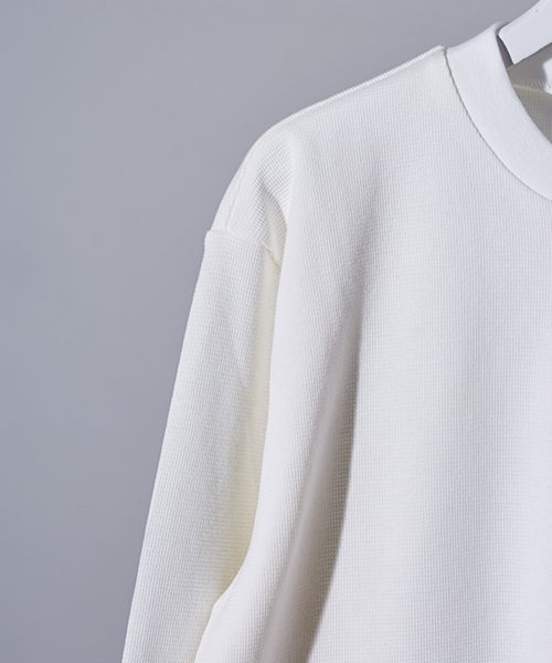 wjk black（ﾀﾞﾌﾞﾙｼﾞｪｲｹｲﾌﾞﾗｯｸ）の「【wjk black】≪STUDIOUS限定≫HEAVY WAFFLE HENRYNECK（Tシャツ/カットソー・メンズ・トップグレー/ホワイト・1/3/2）」の4枚目の写真