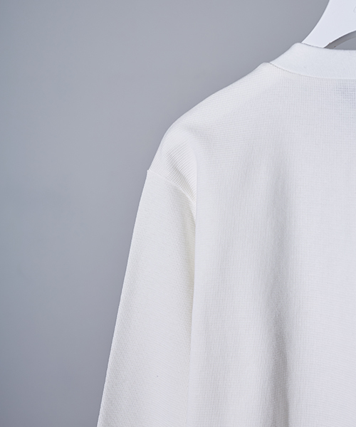 wjk black（ﾀﾞﾌﾞﾙｼﾞｪｲｹｲﾌﾞﾗｯｸ）の「【wjk black】≪STUDIOUS限定≫HEAVY WAFFLE HENRYNECK（Tシャツ/カットソー・メンズ・トップグレー/ホワイト・1/3/2）」の15枚目の写真