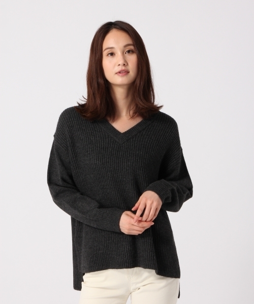 GLOBAL WORK（グローバルワーク）の「7ゲージイタリアアゼVネックプルオーバー/758005（ニット/セーター・レディース・ダークブラウン/ホワイト/レッド/ブルー/ダークグレー・SMALL/LARGE/MEDIUM）」の2枚目の写真