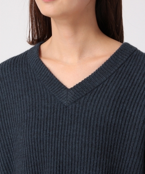 GLOBAL WORK（グローバルワーク）の「7ゲージイタリアアゼVネックプルオーバー/758005（ニット/セーター・レディース・ダークブラウン/ホワイト/レッド/ブルー/ダークグレー・SMALL/LARGE/MEDIUM）」の7枚目の写真