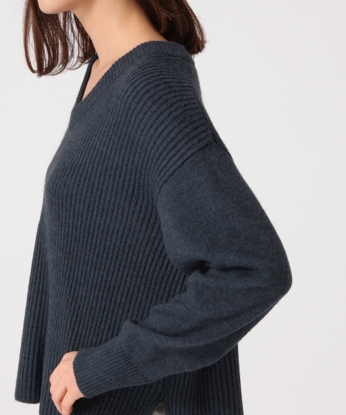 GLOBAL WORK（グローバルワーク）の「7ゲージイタリアアゼVネックプルオーバー/758005（ニット/セーター・レディース・ダークブラウン/ホワイト/レッド/ブルー/ダークグレー・SMALL/LARGE/MEDIUM）」の6枚目の写真