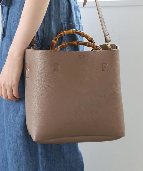 coen（コーエン）の「【新色:ベージュ/マスタード/ダークグリーン】フェイクレザーバンブー2WAYトートバッグ（トートバッグ・レディース・ブラック/ブラウン/オフホワイト/ベージュ/マスタード/ダークグリーン・FREE）」の4枚目の写真