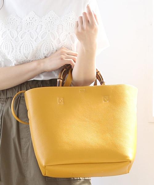 coen（コーエン）の「【新色:ベージュ/マスタード/ダークグリーン】フェイクレザーバンブー2WAYトートバッグ（トートバッグ・レディース・ブラック/ブラウン/オフホワイト/ベージュ/マスタード/ダークグリーン・FREE）」の6枚目の写真