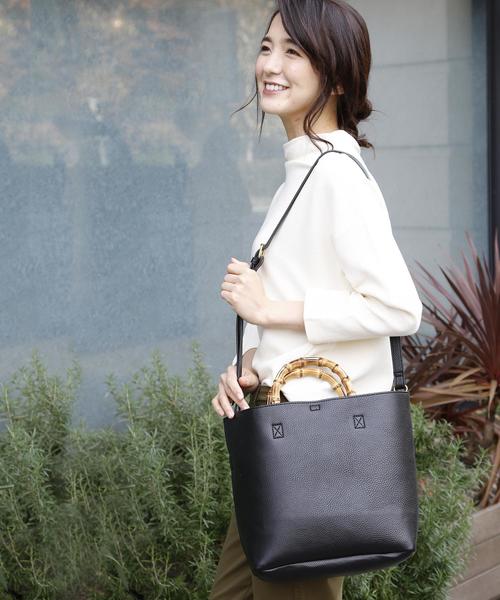 coen（コーエン）の「【新色:ベージュ/マスタード/ダークグリーン】フェイクレザーバンブー2WAYトートバッグ（トートバッグ・レディース・ブラック/ブラウン/オフホワイト/ベージュ/マスタード/ダークグリーン・FREE）」の20枚目の写真