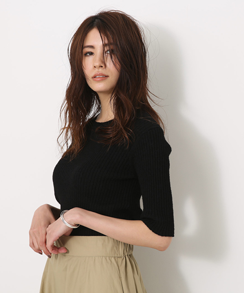 AZUL by moussy（アズールバイマウジー）の「半袖リブトップス（ニット/セーター・レディース・イエロー/グレー系その他/ブラック・MEDIUM/SMALL）」の2枚目の写真