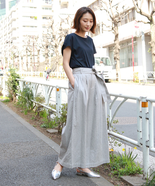 laboratory work（ラボラトリーワーク）の「タックエアリーワイドパンツ（その他パンツ・レディース・杢グレー/ベージュ/ブルー・MEDIUM/SMALL）」の5枚目の写真