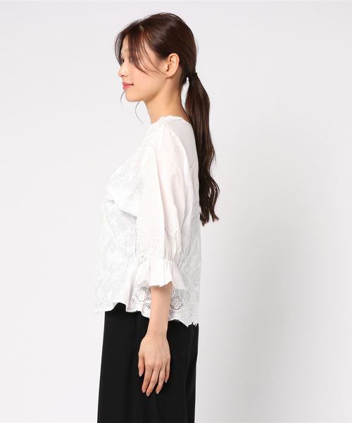 CUBE SUGAR（キューブシュガー）の「スカラップレース6分袖ブラウス（シャツ/ブラウス・レディース・ホワイト/ブラック/イエロー/レッド・M）」の5枚目の写真