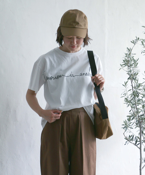 LBC（エルビーシー）の「コットンバイオ加工ワイドプリントTシャツ（Tシャツ/カットソー・レディース・ホワイト/ダークグリーン・M）」の2枚目の写真