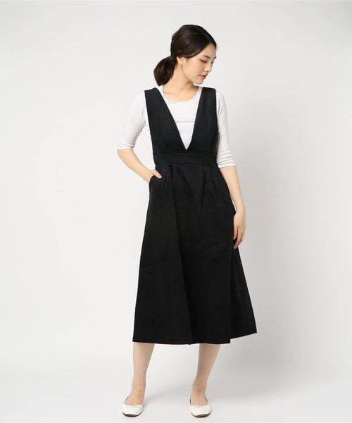 flower（フラワー）の「コーデュロイエプロンワンピース（ジャンパースカート・レディース・ブラック/アイボリー・FREE）」の6枚目の写真