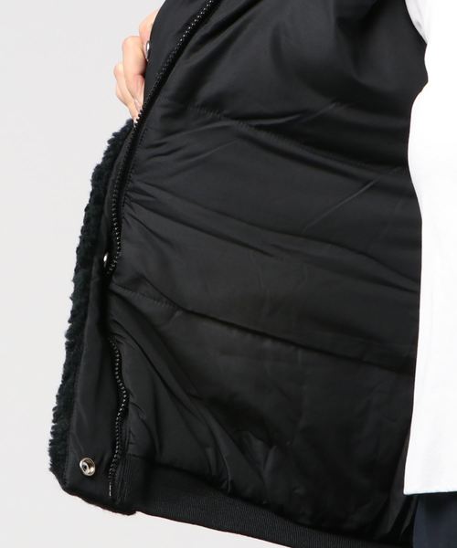 Calvin Klein Jeans(カルヴァンクラインジーンズ)の「ポーラー フリース ジャケット(その他アウター・レディース・ブラック・S/M/L)」の2枚目の写真