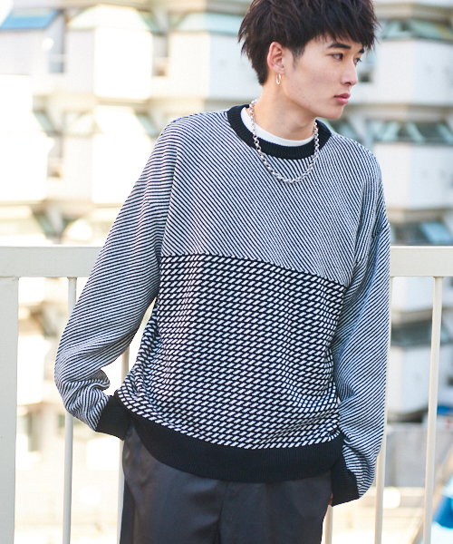 kutir（クティール）の「オーバーシルエット ジャガードニット プルオーバー（ニット/セーター・メンズ・ホワイト/ブラック系その他・MEDIUM/LARGE）」の2枚目の写真
