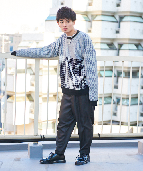 kutir（クティール）の「オーバーシルエット ジャガードニット プルオーバー（ニット/セーター・メンズ・ホワイト/ブラック系その他・MEDIUM/LARGE）」の9枚目の写真