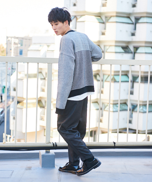 kutir（クティール）の「オーバーシルエット ジャガードニット プルオーバー（ニット/セーター・メンズ・ホワイト/ブラック系その他・MEDIUM/LARGE）」の10枚目の写真