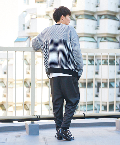 kutir（クティール）の「オーバーシルエット ジャガードニット プルオーバー（ニット/セーター・メンズ・ホワイト/ブラック系その他・MEDIUM/LARGE）」の14枚目の写真