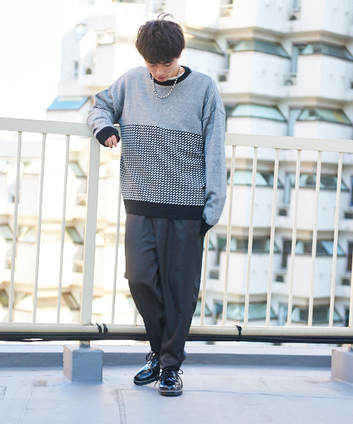 kutir（クティール）の「オーバーシルエット ジャガードニット プルオーバー（ニット/セーター・メンズ・ホワイト/ブラック系その他・MEDIUM/LARGE）」の16枚目の写真