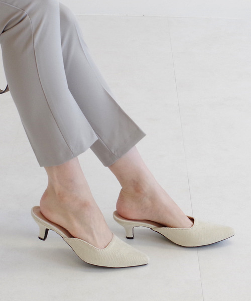 AmiAmi(アミアミ)の「スクエアカットミュールサンダル/6センチヒール/ポインテッドトゥ/キトゥンヒール(サンダル・レディース・ブラック/ブラウン/アイボリー/ブラック系その他/レオパード/グレイッシュベージュ/パイソン/オリーブ/ブラウン系その他/キャメル/アニマル/ワイン/ブラック系その他2/ブラウン系その他2/ベージュ/ホワイト系その他/ベージュ系その他/ブラック系その他3/モカ/ホワイト/ブラウン系その他3/チェック/ホワイト系その他2/ベージュ系その他2/ブラック系その他4/ナチュラル/その他・LL/S/M/L)」の5枚目の写真